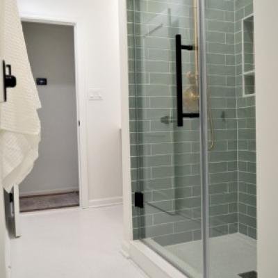 Kings Hwy Jack and Jill Bath